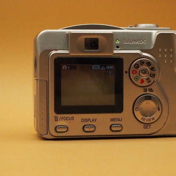 Panasonic Lumix DMC-LC70 4MP Digital Camera with 3x Optical Zoom - Picture 7 of 7